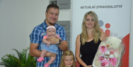 Pro zaslouženou odměnu si do redakce přijelo „Miminko měsíce června“