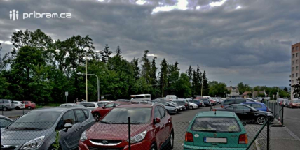 Parkování na Drkolnově se dočká veřejného slyšení