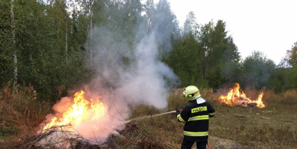 Aktuálně: Požár skládky povolal hasiče