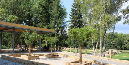 Dnes už můžete posedět pod palmami