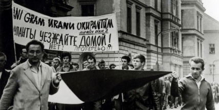 Ani gram uranu sovětským okupantům, zaznělo Příbramí před třiapadesáti lety