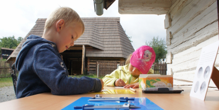 Na „Malovaném létě“ zkouší děti svou zručnost a navíc si z něj odnášejí cenné poznatky