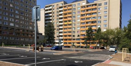 Parkoviště v Čechovské ulici čeká na otevření