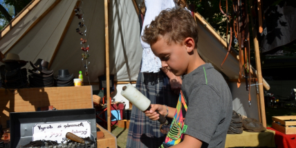 Do Příbrami se sjeli nožíři, rytci a sběratelé nožů, chladných zbraní a zbroje