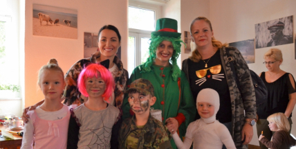 Že není karnevalový čas? Když jde o pomoc a dobrou zábavu, tak to přece nevadí