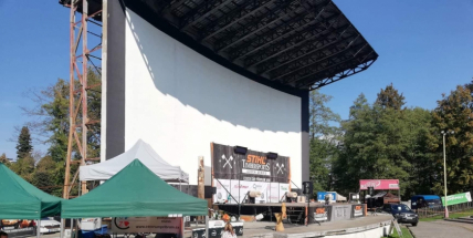 Sekery nabroušené,Timbersports může začít. Přijďte do letního kina