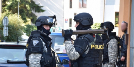 Středočeští kriminalisté zadrželi 5 podezřelých osob. Proběhla akce s krycím názvem „NÁKUP“