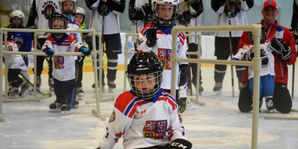 Další generace malých hokejistů vyzkoušela příbramský led