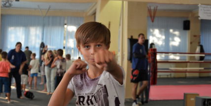 Spousta malých bojovníků se poprvé utkala v příbramské Boxerně