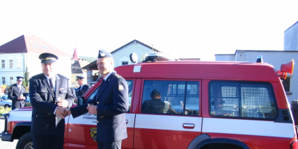 Dobrovolní hasiči z Nechvalic dostali nové zásahové vozidlo