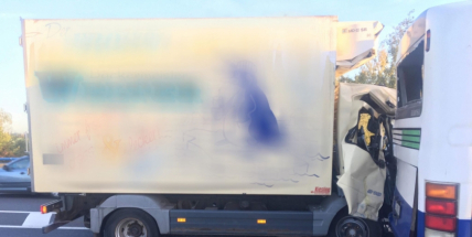 Aktuálně: Na Skalce opatrně, havarovaná vozidla blokují jízdní pruh