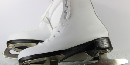 Chtěli byste si jít zabruslit, ale nemáte brusle? Nevadí