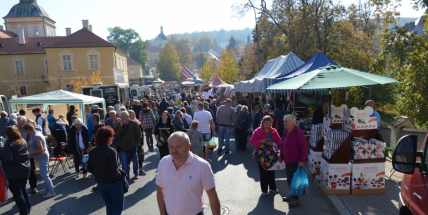 Cibulový jarmark zaplnil neprodyšně hořovické ulice