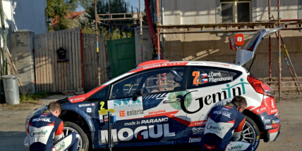 Jan Černý a Petr Černohorský s více než třívteřinovým náskokem vedou po I. etapě závodní pole 39. SVK Rally Příbram