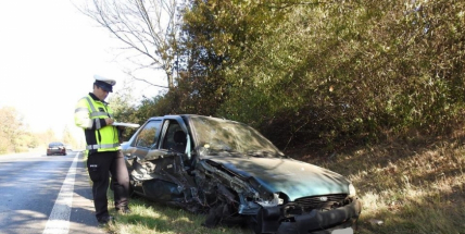 Aktuálně: Provoz na Strakonické se téměř zastavil, došlo k nehodě cisterny a osobního auta. Na místě zasahují hasiči.