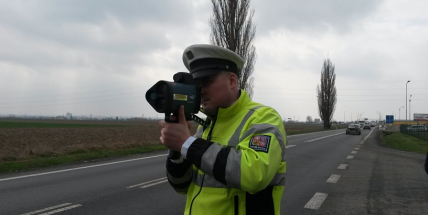 Řidiči si na příbramských silnicích hráli na závodníky