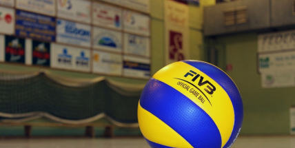 Kocouři doma zvítězili až po pětisetové bitvě