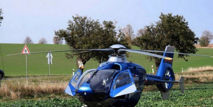 AKTUÁLNĚ: Na Strakonické srazilo auto ženu, na místě přistává vrtulník záchranářů