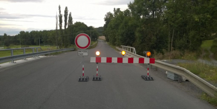 Silnice do Hluboše bude hotová až za půl roku