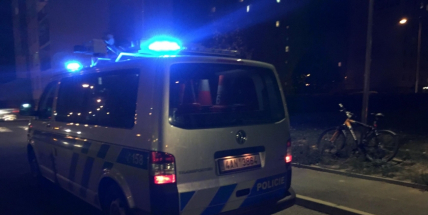 Aktuálně: Cyklista skončil po střetu s osobním vozem v péči záchranářů