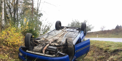 Aktuálně: Peugeot skončil na střeše