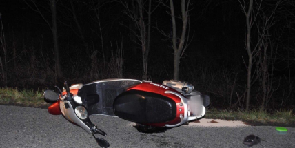 Aktuálně: Řidička skútru nezvládla řízení, zraněnou transportují do nemocnice