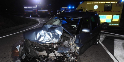 Aktuálně: Čelní střet dvou vozidel komplikuje dopravu na výjezdu z Příbrami