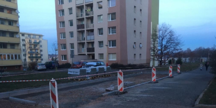 Na Drkolnově roste 10 nových parkovacích míst