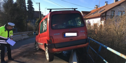Aktuálně: Havárie Citroënu povolala hasiče do Rosovic