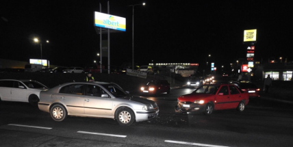 Aktuálně: V Brodské se srazily dva vozy