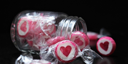 Zloděje při krádeži honila mlsná, zmizely bonbóny pro děti!