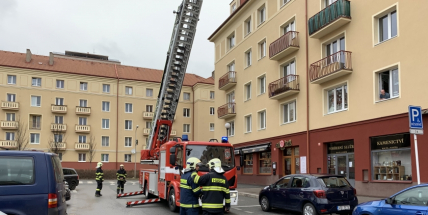 Aktuálně: Silný vítr zaměstnává hasiče