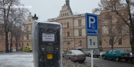 V pondělí začnou platit parkovací zóny a parkovací automaty