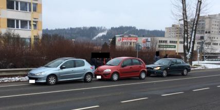 Aktuálně: Nehoda tří vozidel komplikuje dopravu v Brodské