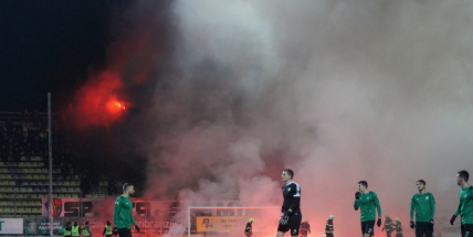 Tříbodovou radost nad Spartou odrazila tyč