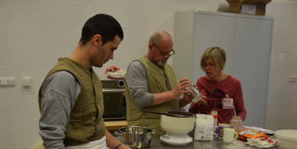 Vánoce ve vězení: Jak odsouzení prožívají adventní čas za mřížemi?