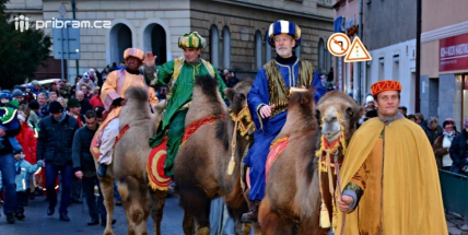 V sobotu zavítají do Příbrami Tři králové na živých velbloudech