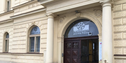 Bezbariérové úpravy příbramské knihovny oceňují hlavně senioři