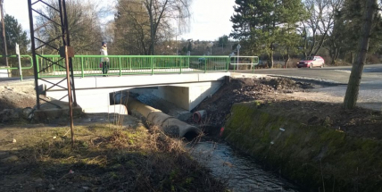 Most přes Litavku je po několika měsících opět v provozu