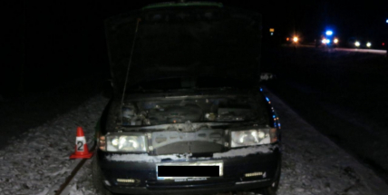 Posilněn alkoholem jel autem po kolejích