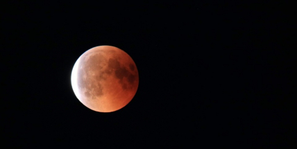 Zítra časně ráno nás čeká úplné zatmění Měsíce