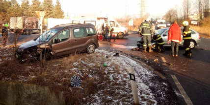 Aktuálně: Dopravní nehoda uzavřela silnici na Hluboš