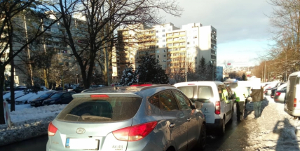 Aktuálně: Dopravní nehoda komplikuje dopravu ve Školní