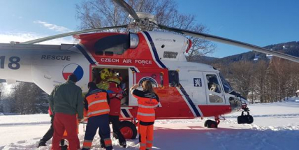 Zraněný snowboardista opouštěl Kvasejovice v záchranářském vrtulníku