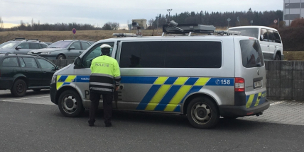 Přednost zprava na parkovištích? Řidiči často zapomínají