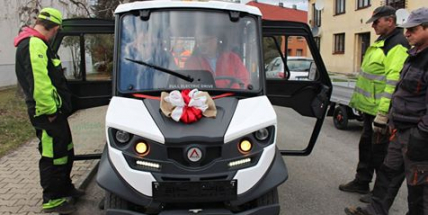Služby městyse Jince získaly elektromobil