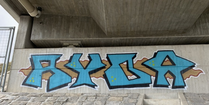 Mosty na novém úseku dálnice „zdobí“ graffiti