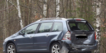 Aktuálně: Střet dvou vozidel vyšetřují policisté u Jesenice