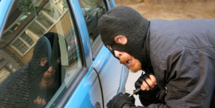 Za tři dny přišli dva majitelé o svá vozidla