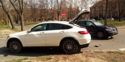 Aktuálně: Srážka dvou vozidel omezuje provoz v ulici Hornických učňů